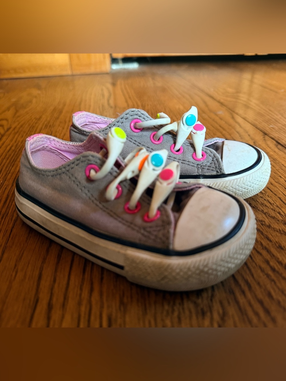 Converse Gray Canvas Kids Sneakers with Pink Accents and Multicolor Toggles